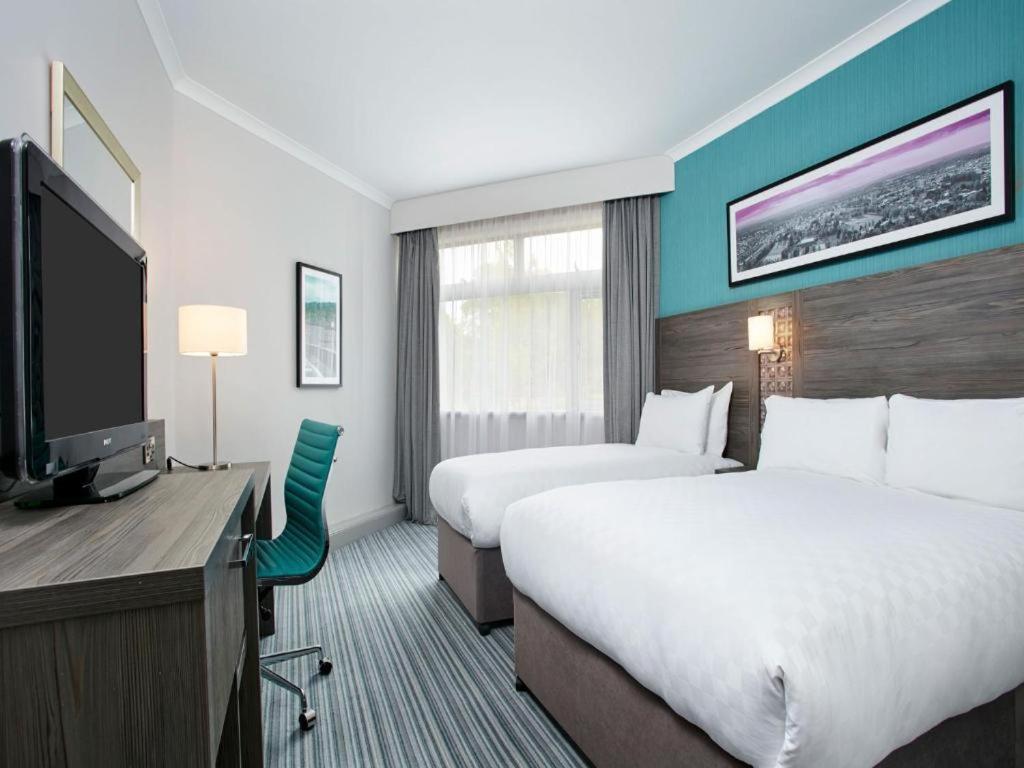 Leonardo Hotel 첼튼엄 외부 사진